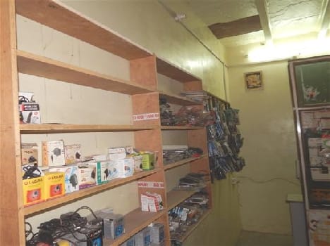 thieft in mobile shop